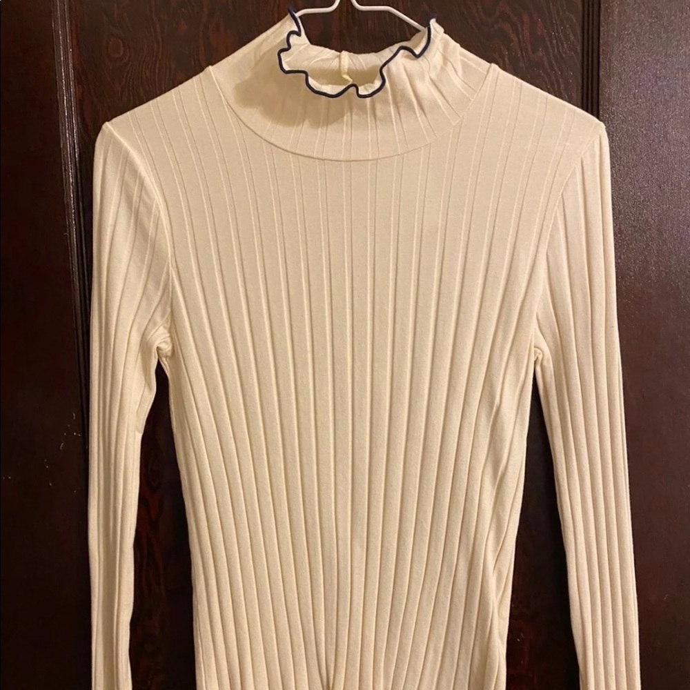 Madewell women’s shirt. Size small.